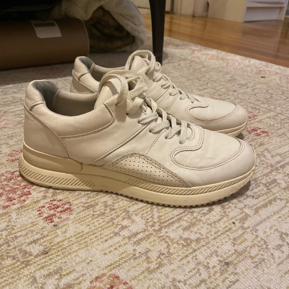 Everlane off white retro leather sneakers